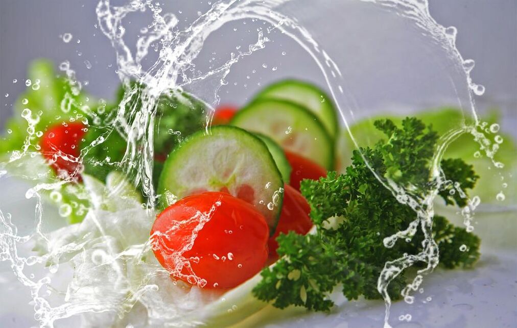 Healthy food and water are important elements needed to lose weight